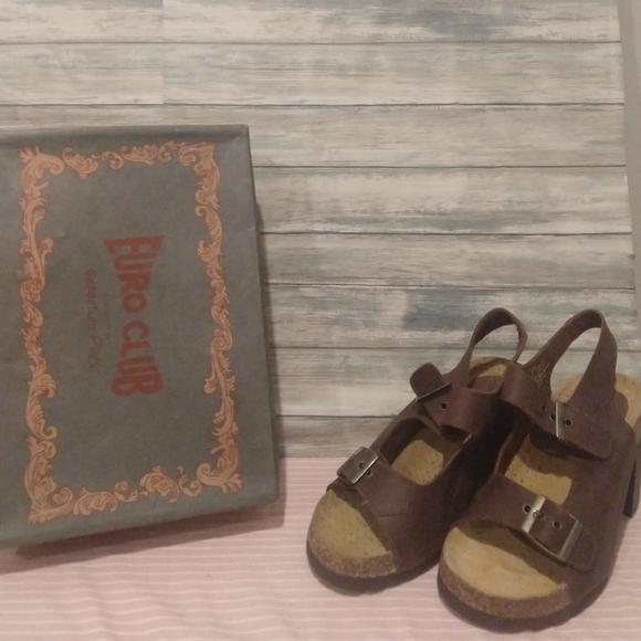 Sandals - Picture 3 of 4